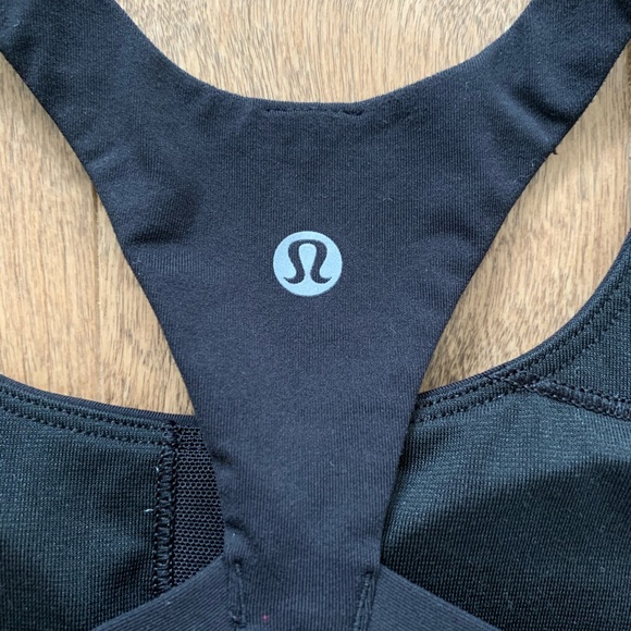 *SOLD* LULULEMON Circuit breaker bra black size 4 - Picture 8 of 14